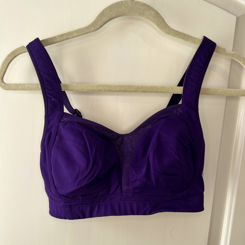 Lululemon Ta ta tamer sports bra